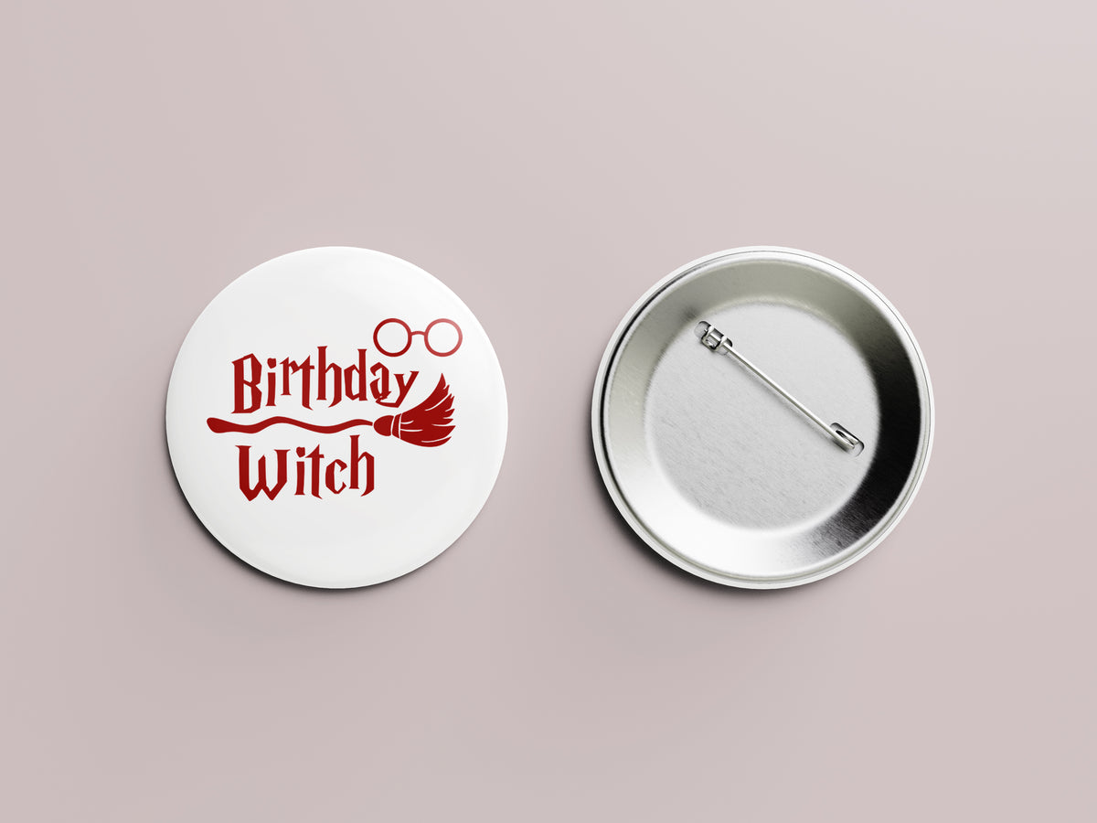 Birthday witch kitűző