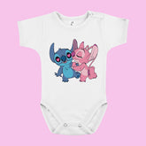 Stitch és Angel rugdalózó